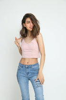 كيتشن بلوزة ساده نص بطن بحمالات رفيعة