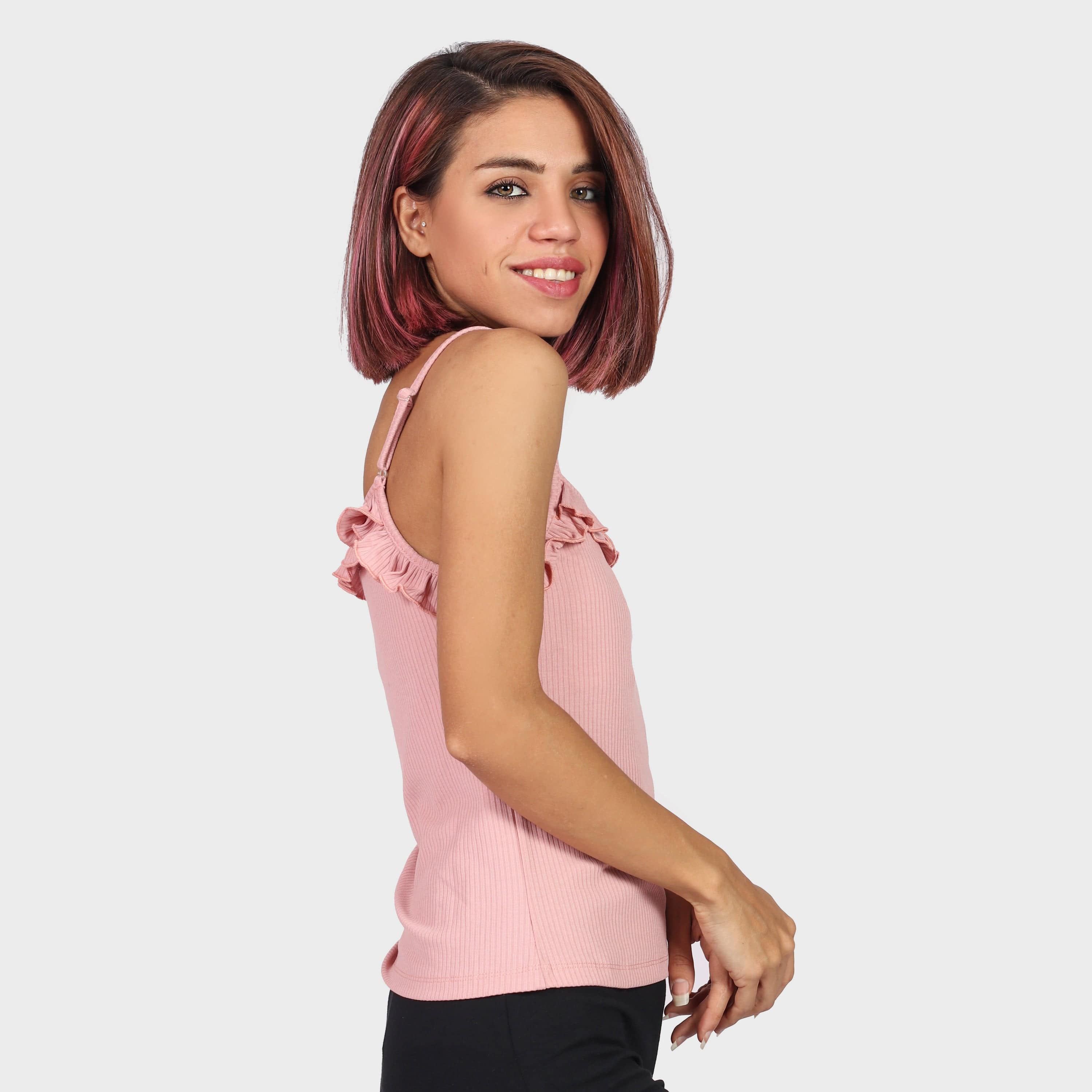 كيتشن بلوزة بحمالات رفيعة بكشكش علي الصدر