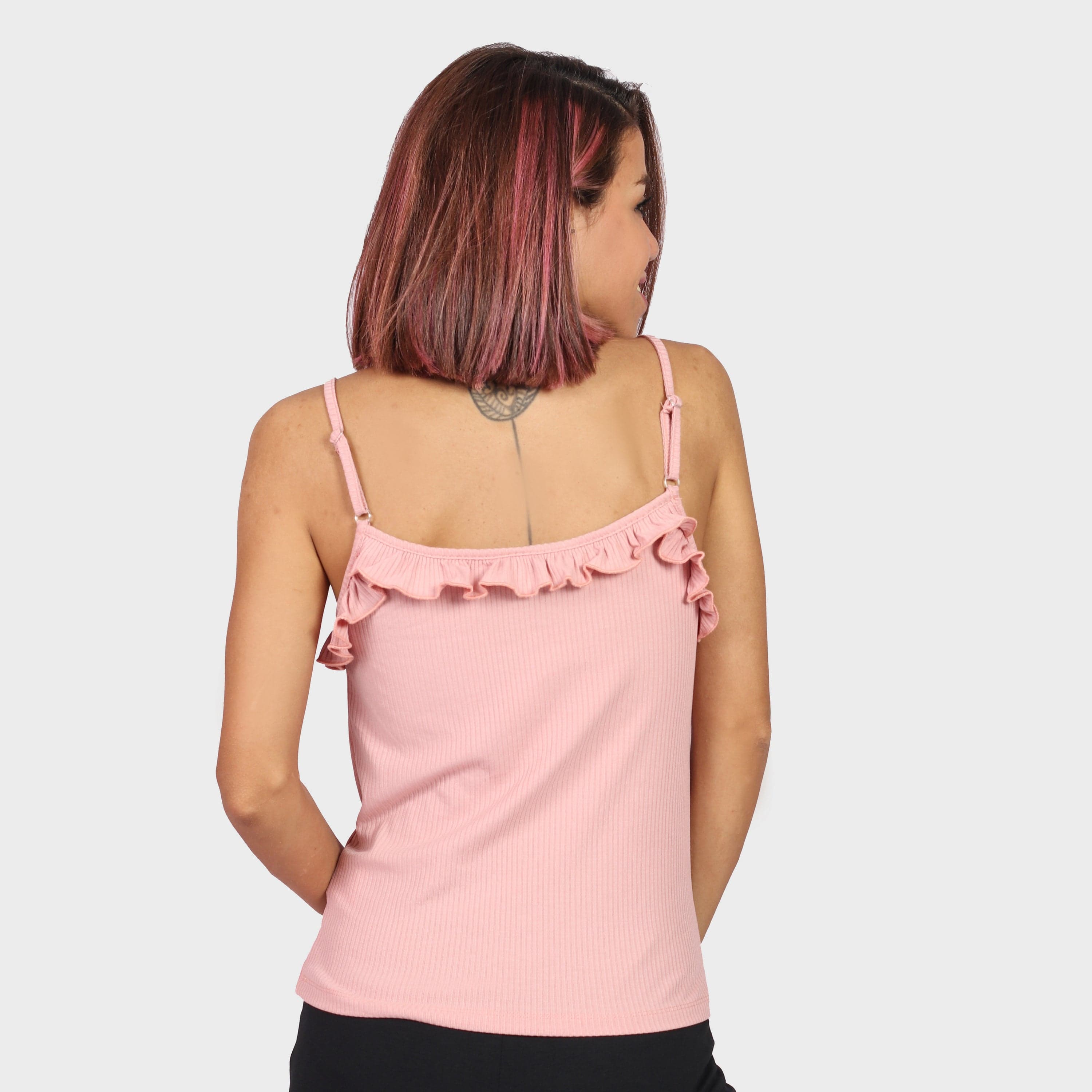 كيتشن بلوزة بحمالات رفيعة بكشكش علي الصدر