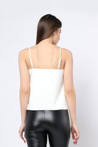 كيتشن بلوزة سادة بخرز علي الصدر أبيض