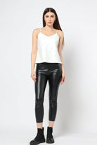 كيتشن بلوزة سادة بخرز علي الصدر أبيض