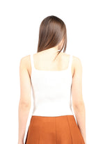 كيتشن بلوزة بدون أكمام مضلع سادة بأزرار أمامية