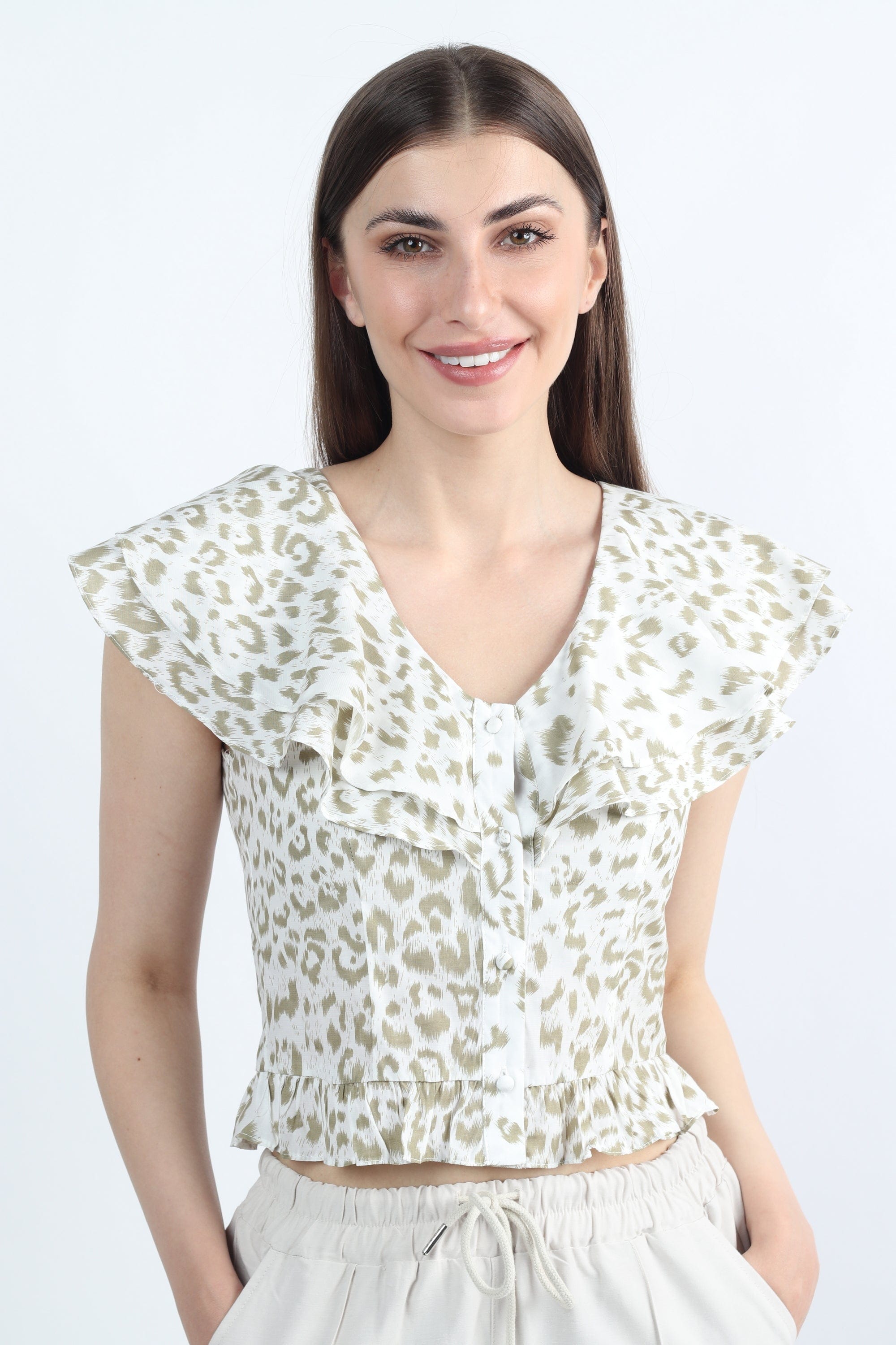 كيتشن بلوزة تايجر بفتحة صدر عميقة