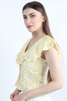 كيتشن بلوزة تايجر بفتحة صدر عميقة