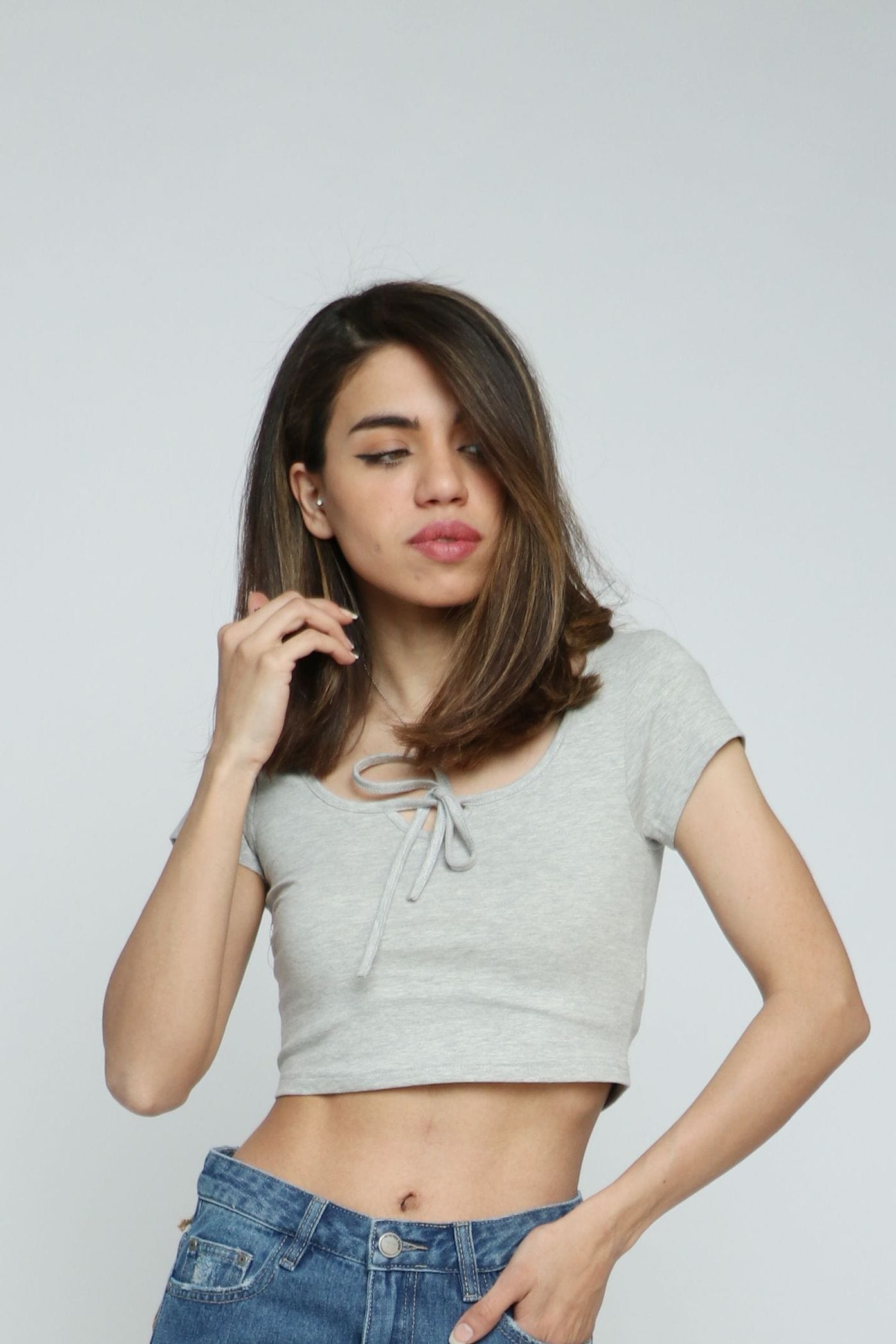 كيتشن بلوزة قطن نص بطن كم قصير برقبة دائرية برباط نسائي