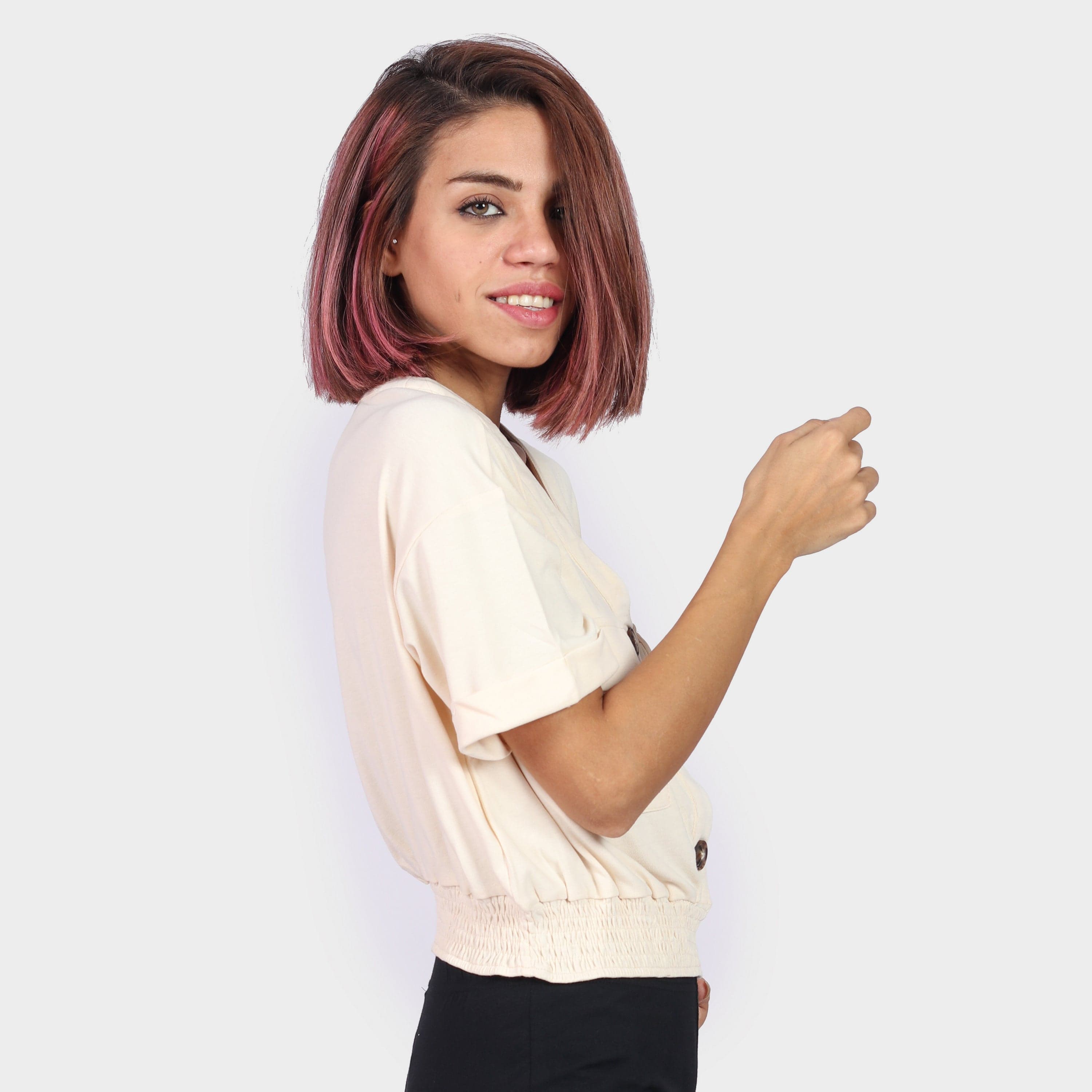 كيتشن بلوزة واسعة بأزرار أمامية وجيب يد نسائي