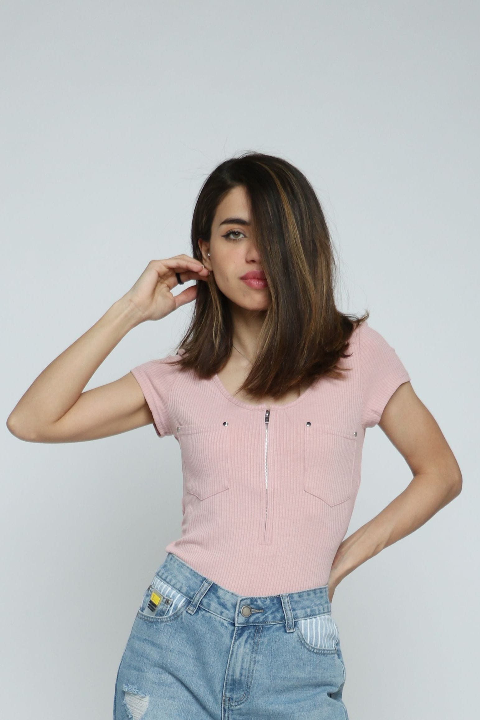 كيتشن بلوزة بجيوب وسحاب كم قصير نسائي