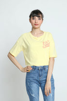 كيتشن بلوزة قصيرة هاي ويست سادة مفتوحة من الخلف نص كم