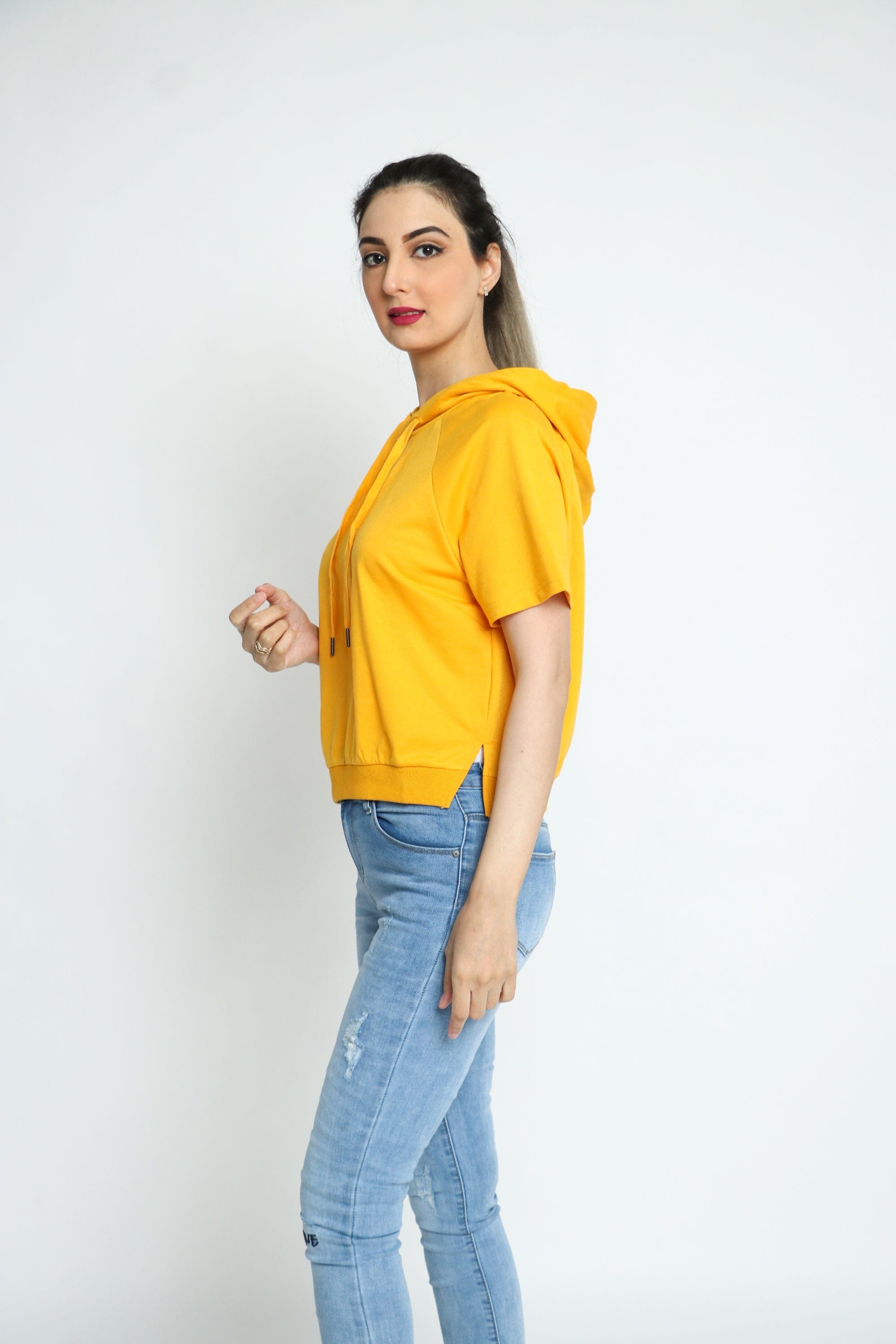 كيتشن بلوزة سادة نص كم بقعبة نسائي