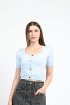 كيتشن بلوزة قصيرة سادة بأزرار أمامية نص كم