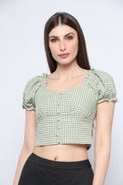 كيتشن بلوزة بأكمام قصيرة نص بطن بنمط مربع