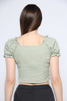 كيتشن بلوزة بأكمام قصيرة نص بطن بنمط مربع