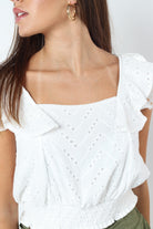 كيتشن بلوزة قصيرة الأكمام سادة مخرمة أبيض