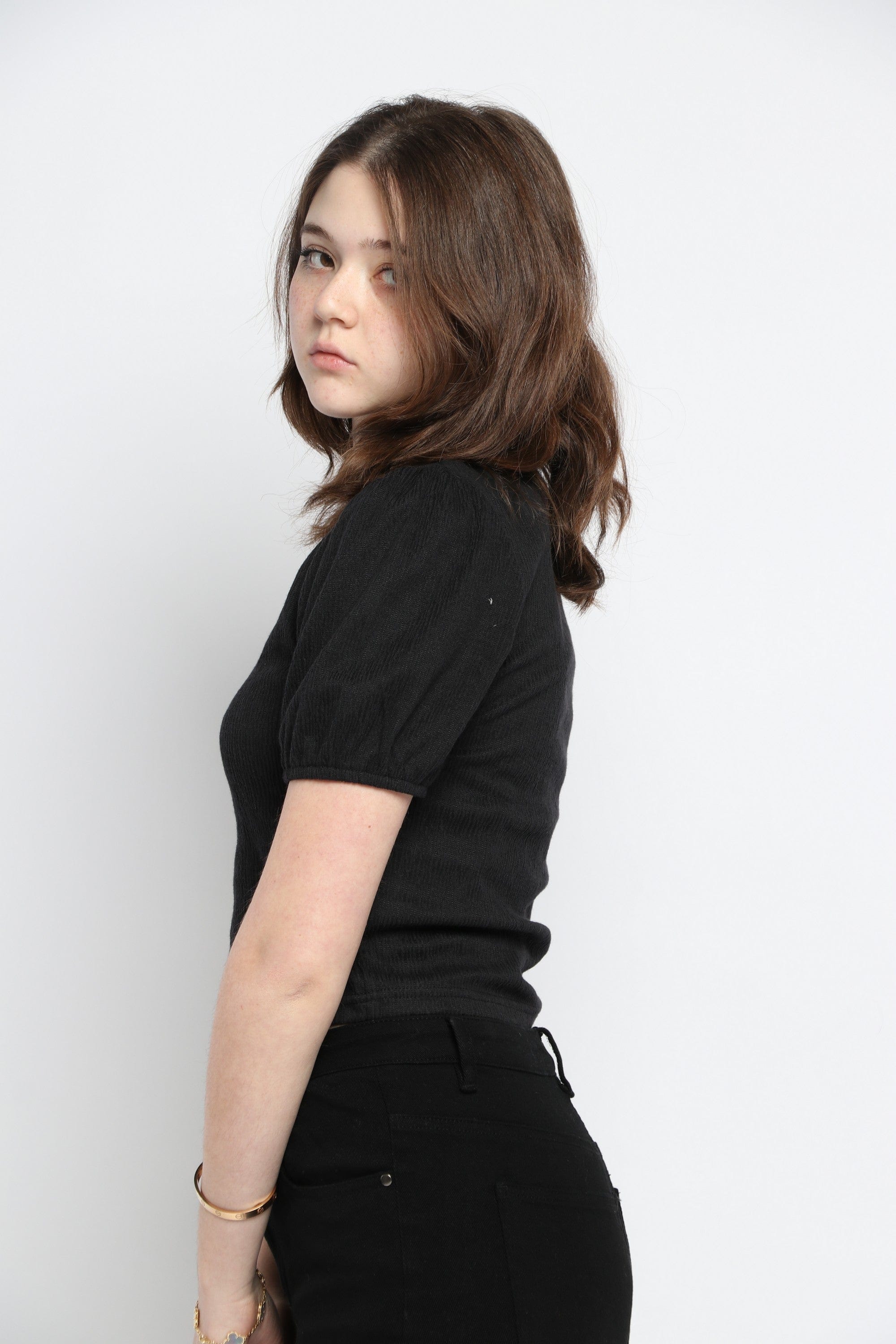 كيتشن بلوزة قصيرة الأكمام سادة كتف مرتفع