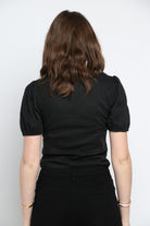 كيتشن بلوزة قصيرة الأكمام سادة كتف مرتفع