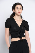 كيتشن بلوزة قصيرة الأكمام سادة برباط أمامي وفتحة V