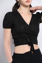 كيتشن بلوزة قصيرة الأكمام سادة برباط أمامي وفتحة V