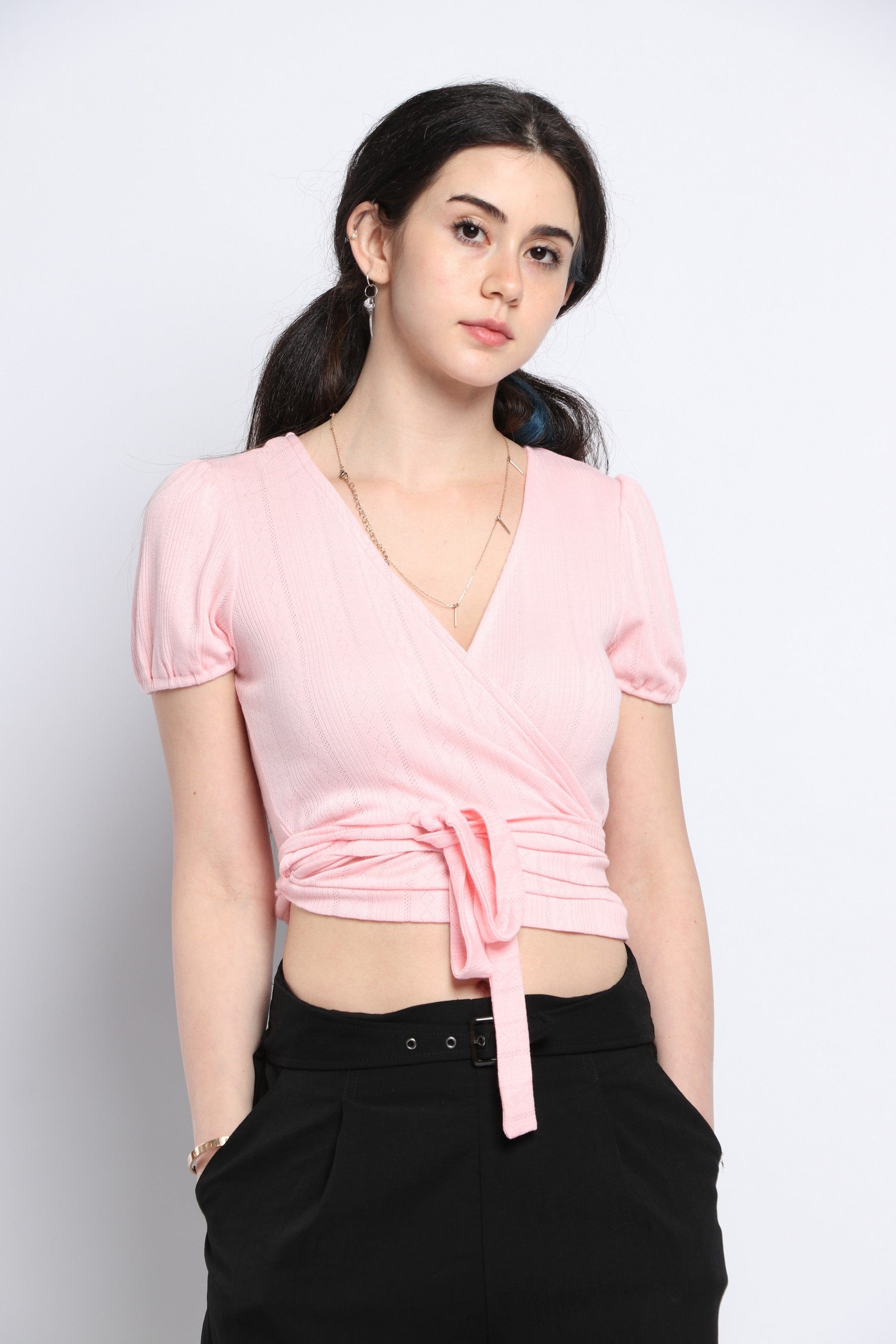 كيتشن بلوزة قصيرة الأكمام سادة برباط أمامي وفتحة V