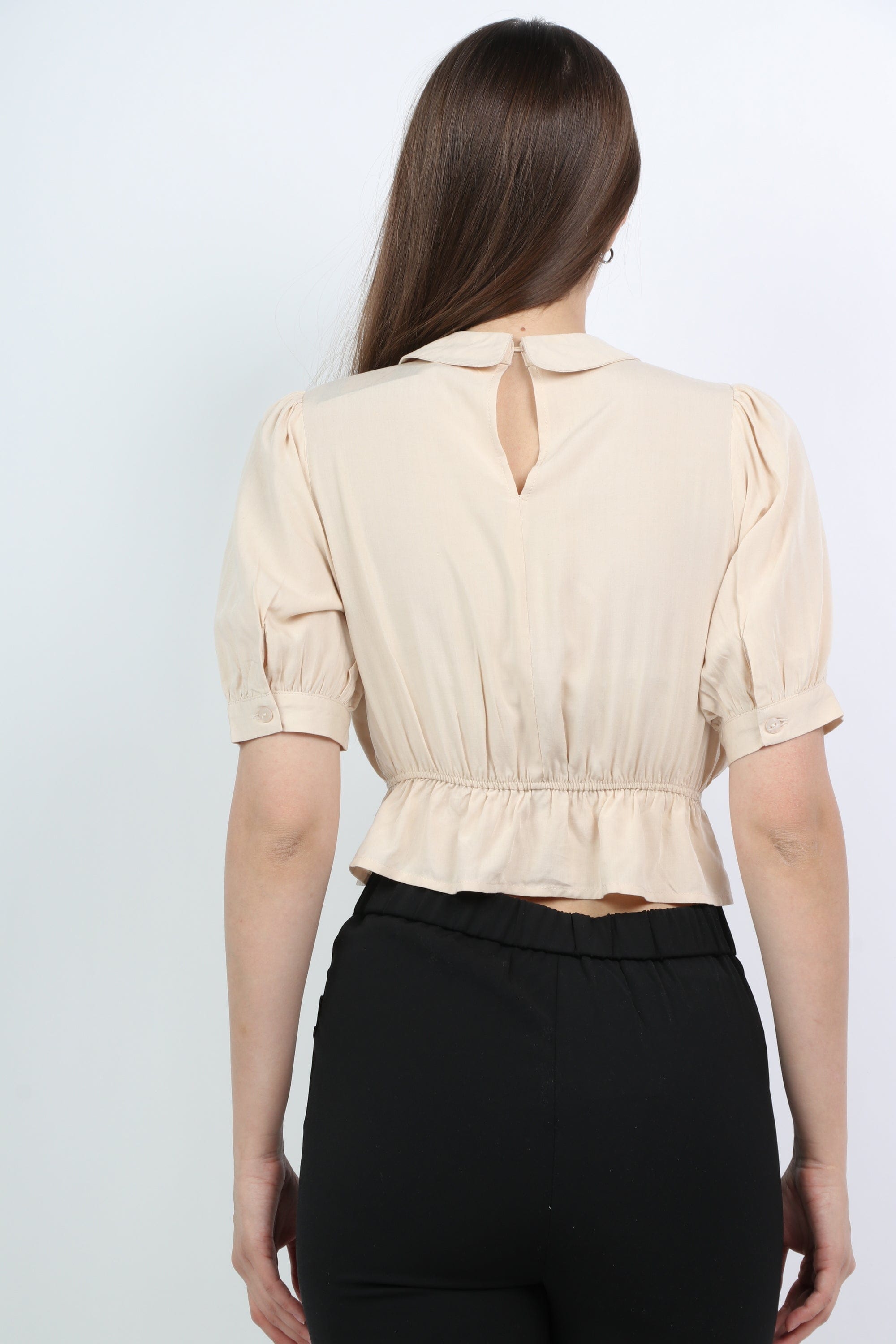 كيتشن بلوزة قصيرة الأكمام سادة بجيب أمامي