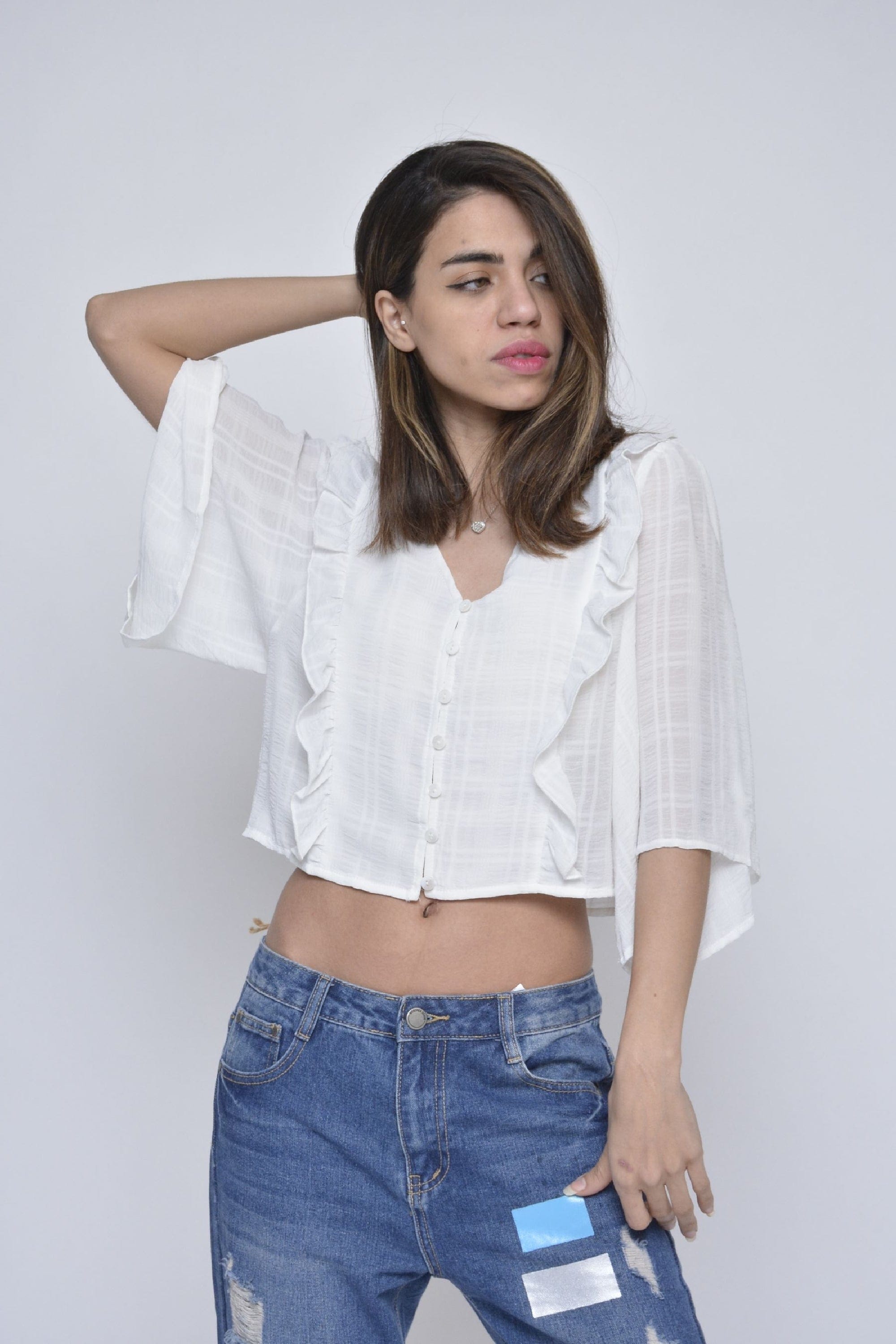 كيتشن بلوزة نص بطن بأزرار أمامية مكشكشة من الجوانب 3/4 كم نسائي