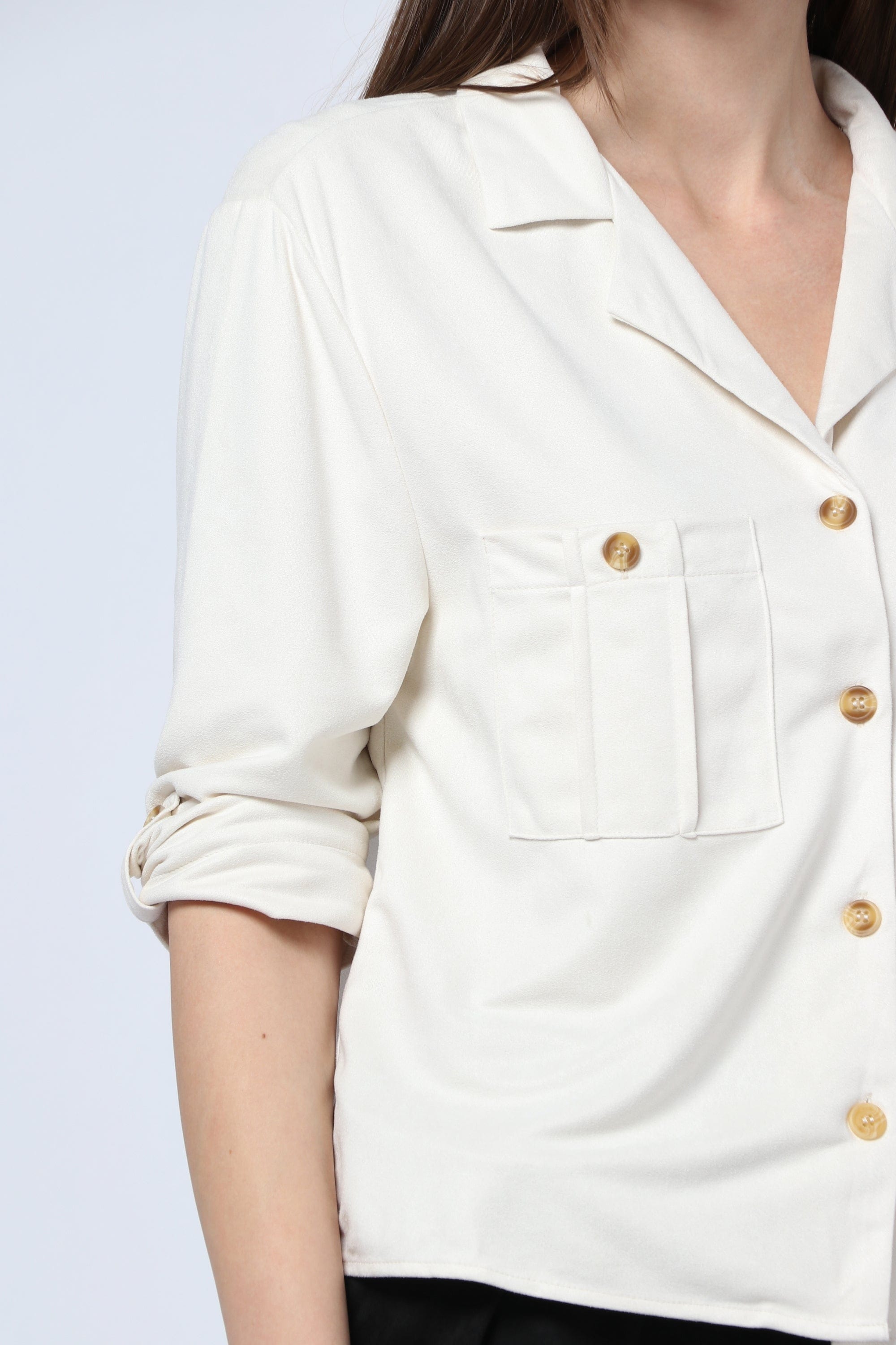 كيتشن بلوزة شمواه بأزرار أمامية وجيوب وياقة 3/4 كم نسائي