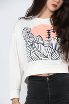 كيتشن بلوزة قصيرة أوفر سايز مطبوعة بكم طويل نسائي