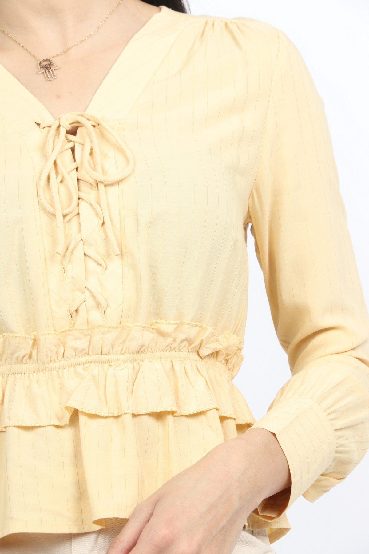 كيتشن بلوزة بأكمام طويلة سادة برباط طويل على الصدر