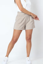 كيتشن شورت قماش سادة واسع