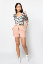 كيتشن شورت سادة بأزرار أمامية