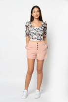 كيتشن شورت سادة بأزرار أمامية