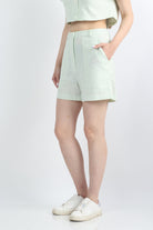 كيتشن شورت سادة خصر مرتفع أخضر فاتح