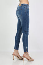 كيتشن بنطلون جينز سكيني مرسوم بالنجوم نسائي