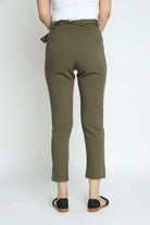 كيتشن بنطلون كلاسيك ضيق مع حزام طويل نسائي