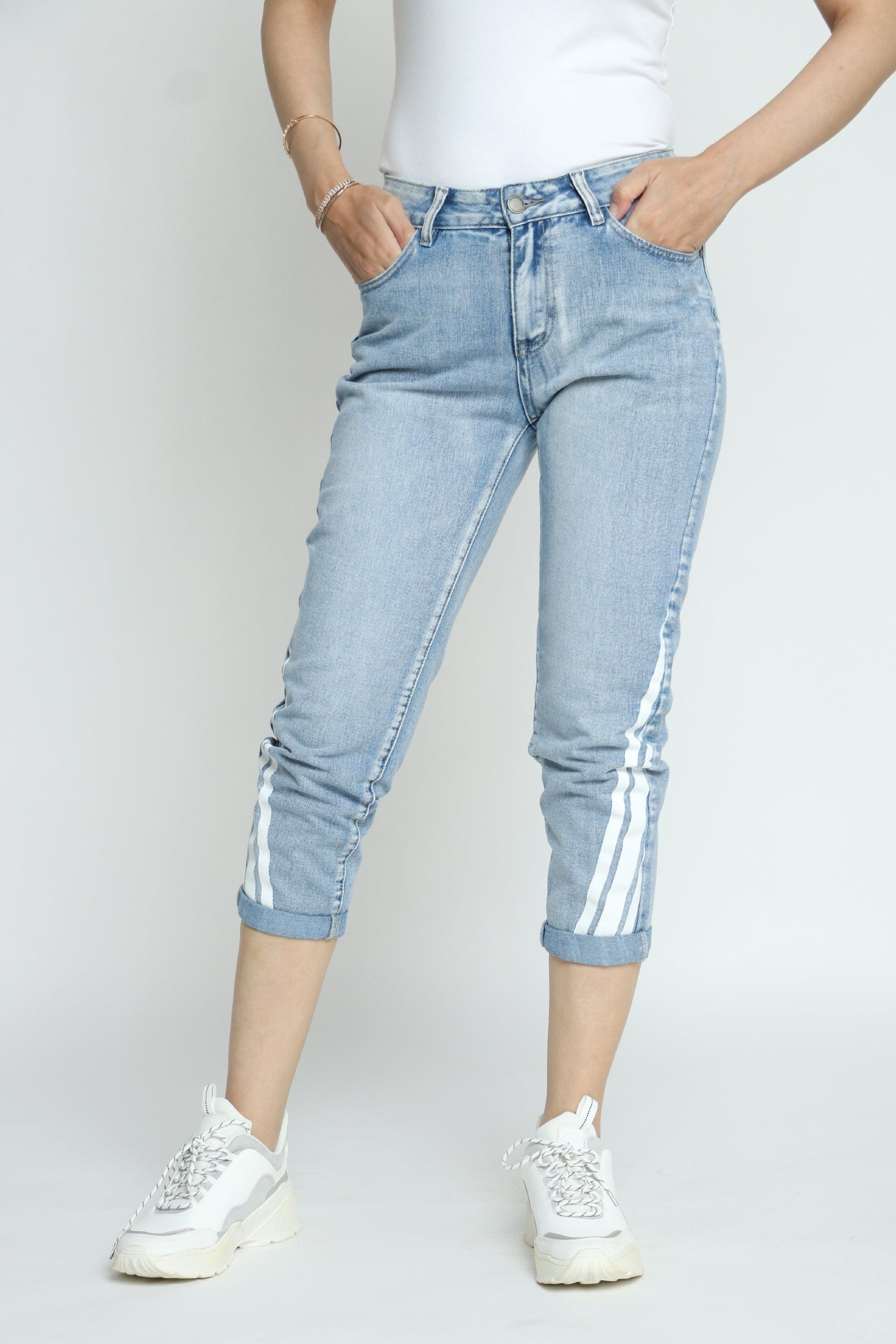 كيتشن بنطلون جينز قصير نسائي