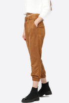 كيتشن بنطلون مخمل هاي ويست برباط وتوكة طويل نسائي