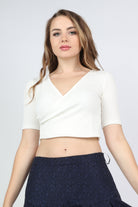 كيتشن بلوزة بأكمام قصيرة نص بطن سادة