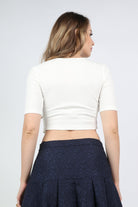 كيتشن بلوزة بأكمام قصيرة نص بطن سادة