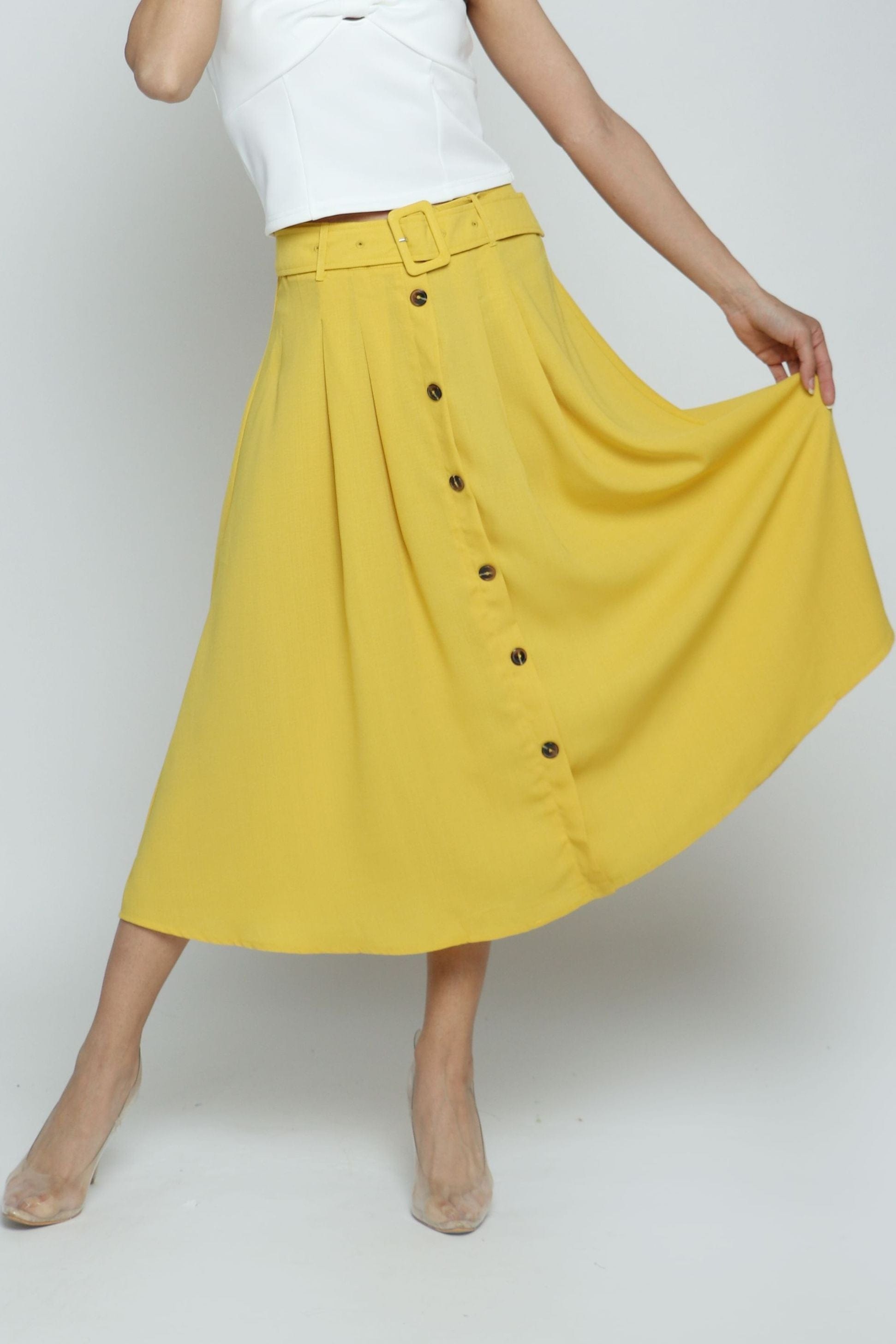 كيتشن تنورة ميدي سادة واسعة بحزام وأزرار أمامية