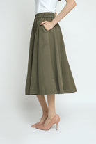 كيتشن تنورة ميدي سادة واسعة