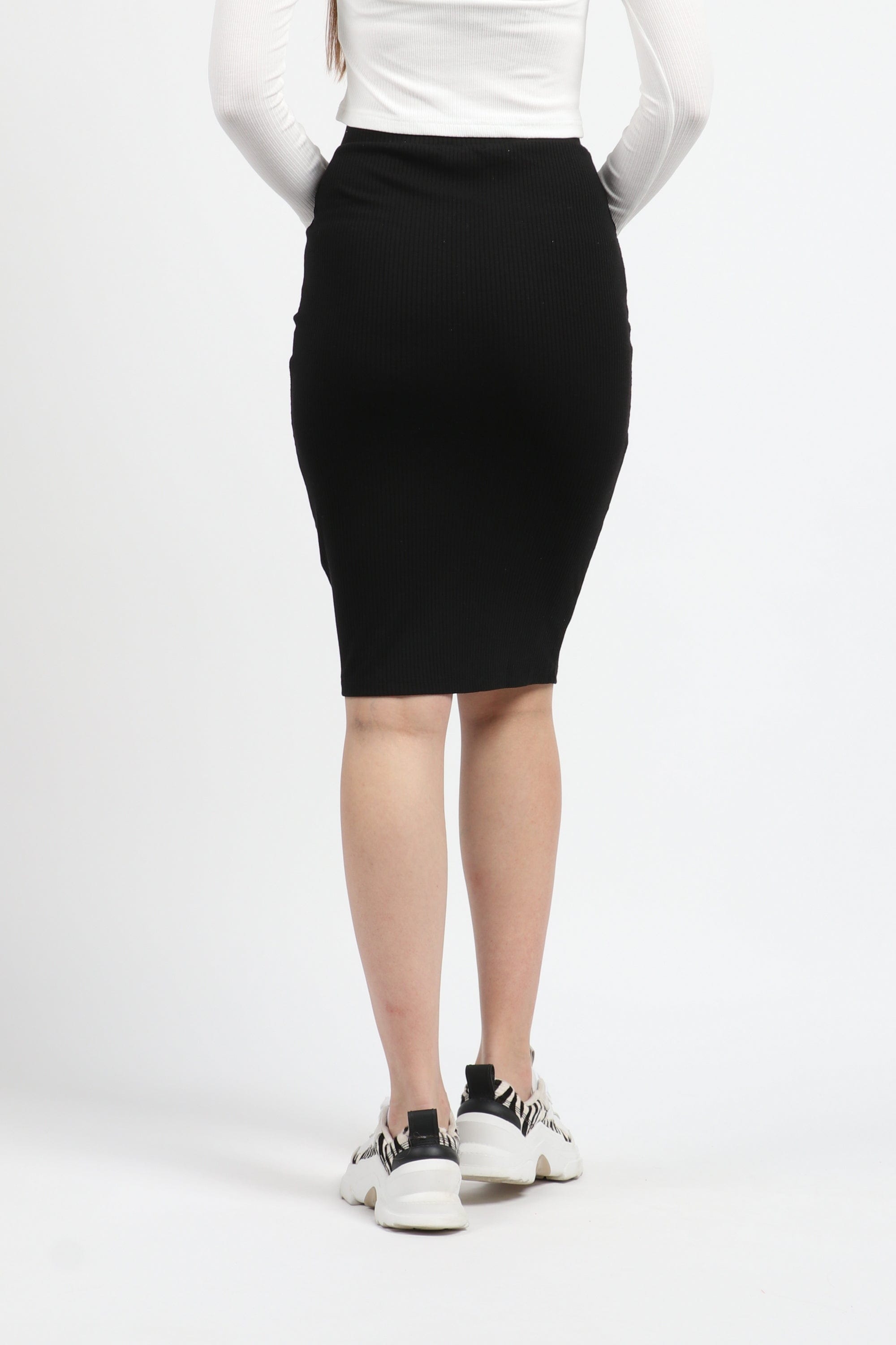 كيتشن تنورة ميدي للركبة سكيني بزراير أمامية