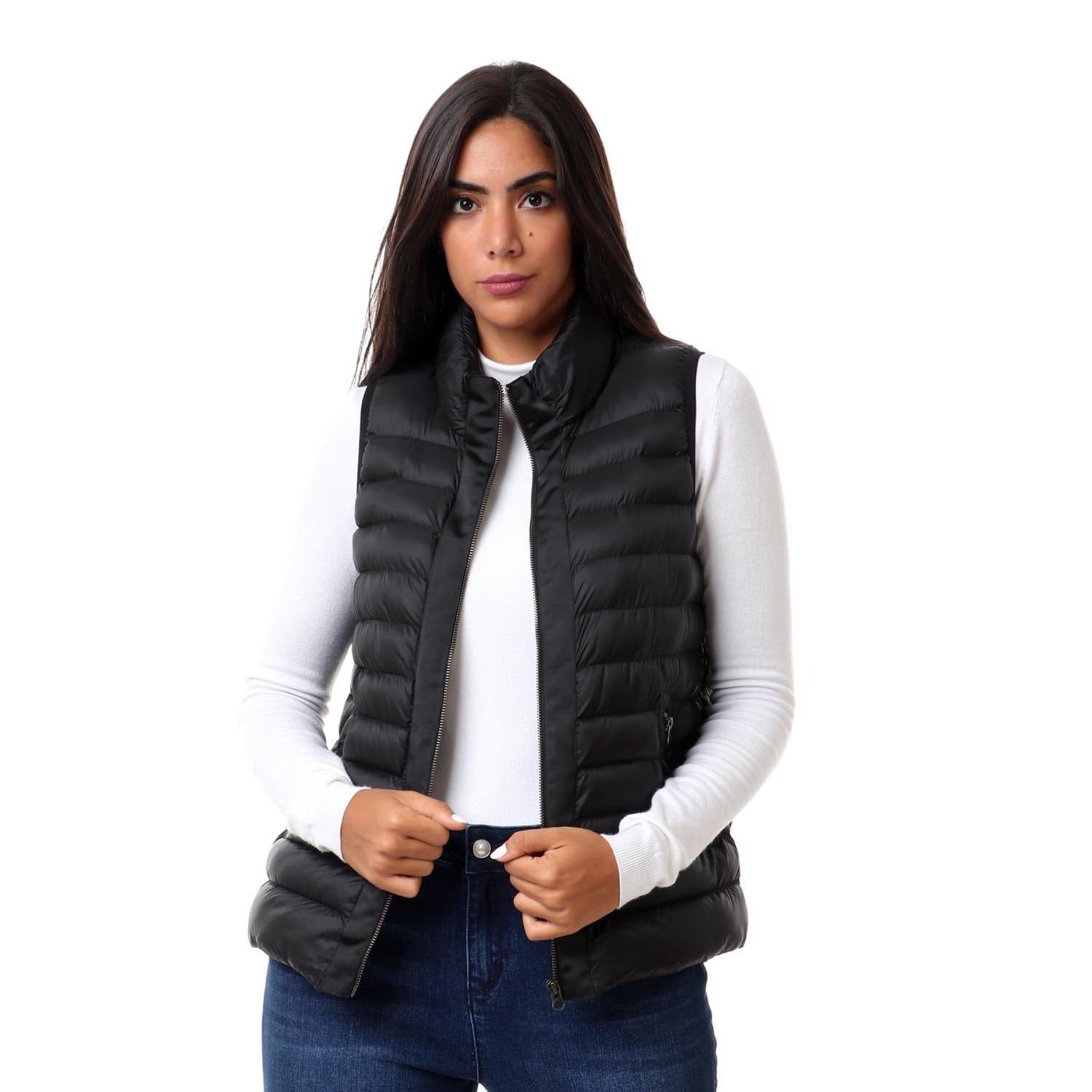 داليدرس فيست نسائي شتوي بامب بدون كم أسود