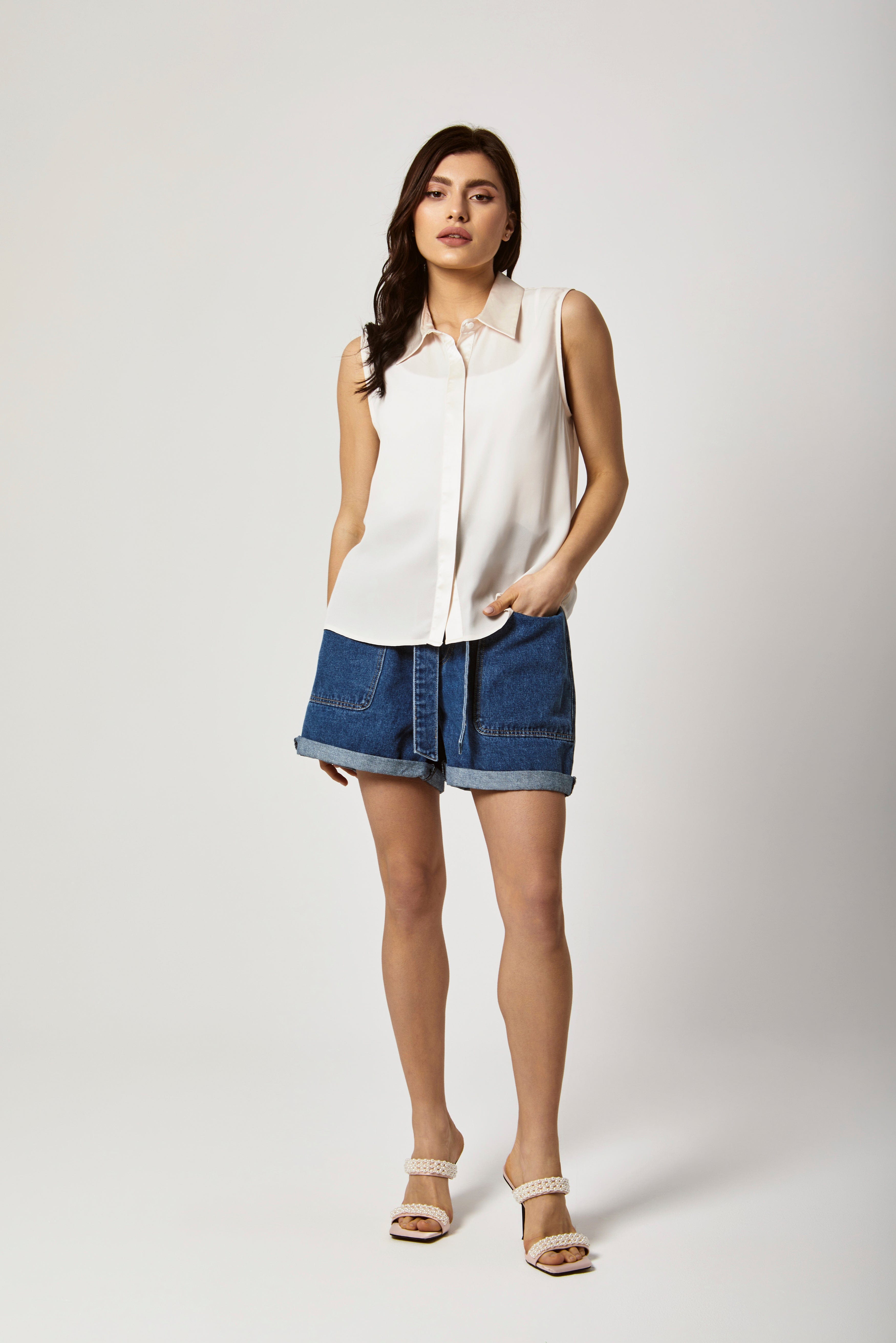 داليدرس بلوزة سادة بياقة عريضة