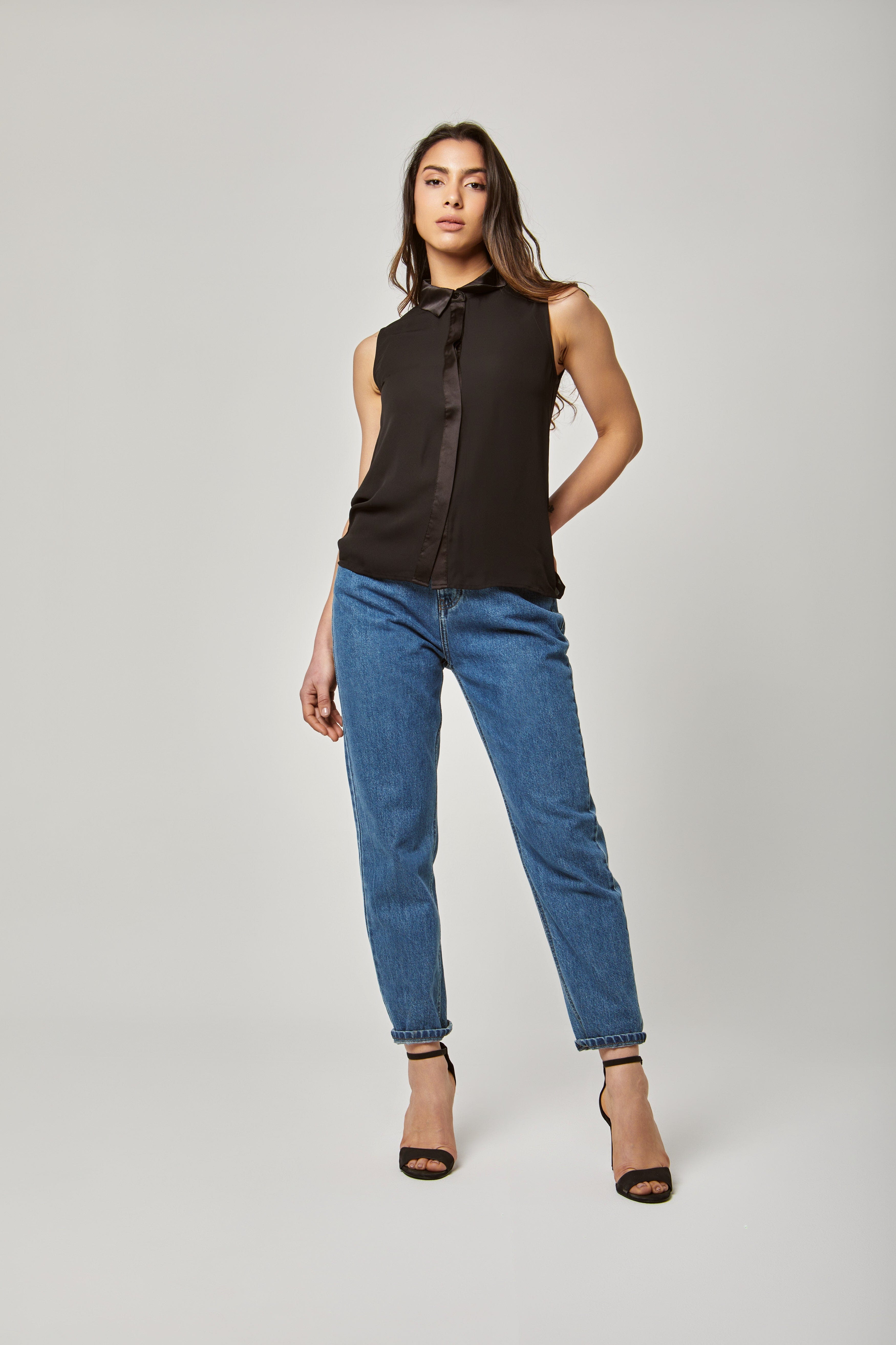 داليدرس بلوزة سادة بياقة عريضة