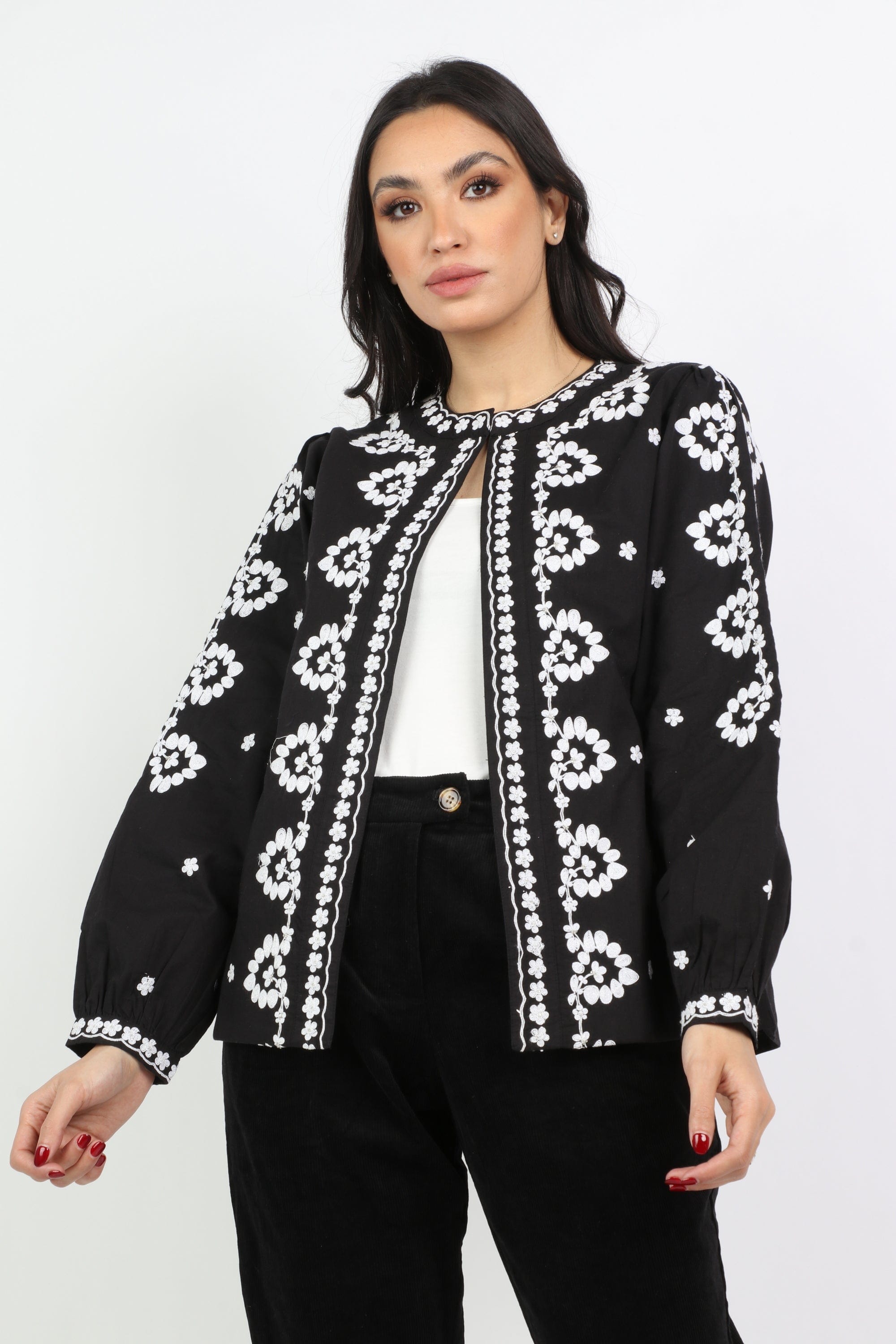 داليدرس جاكيت مطرز بالخيوط كم طويل نسائي أسود