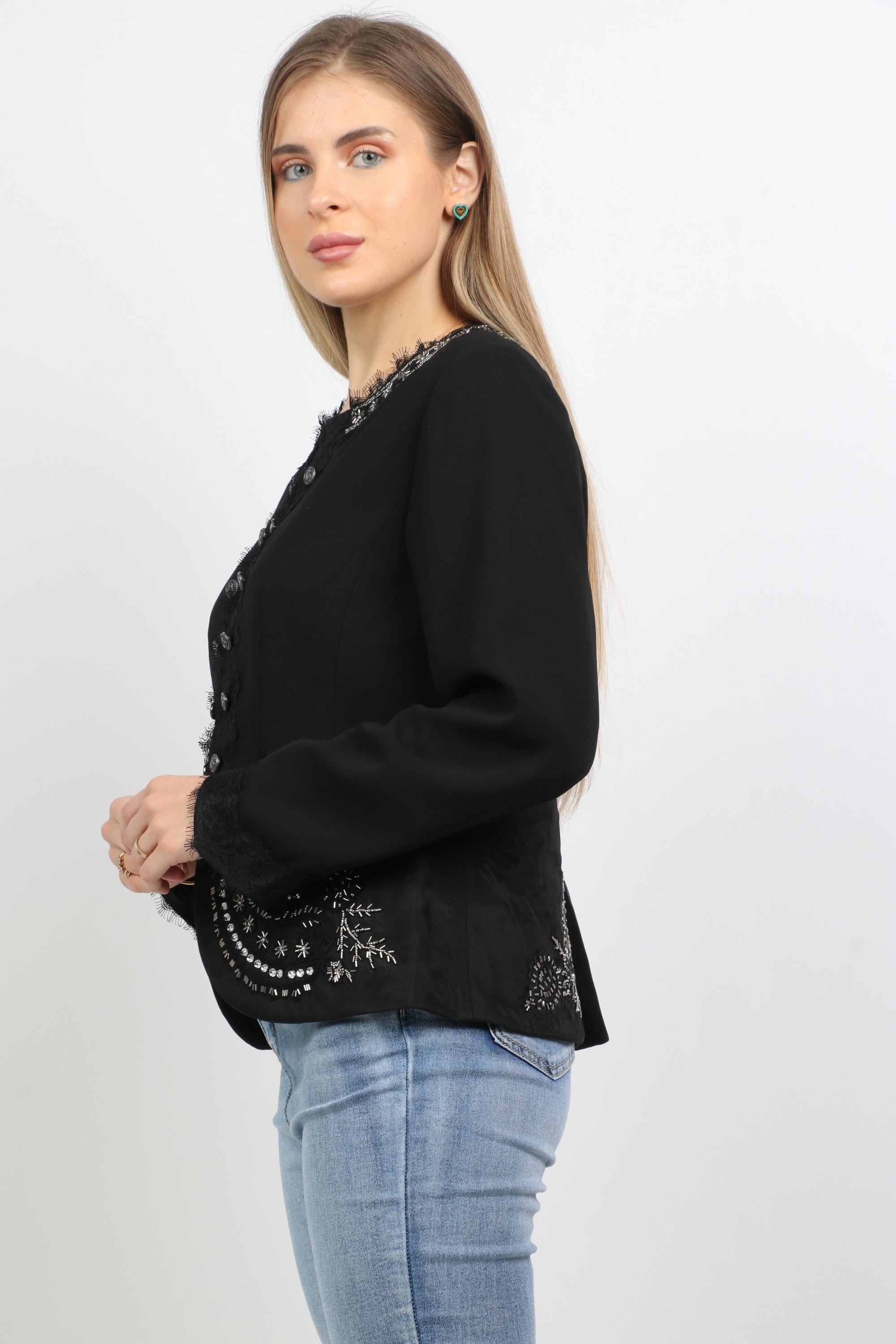 داليدرس جاكيت بأزرار أمامية مزين بالخيط كم طويل نسائي أسود