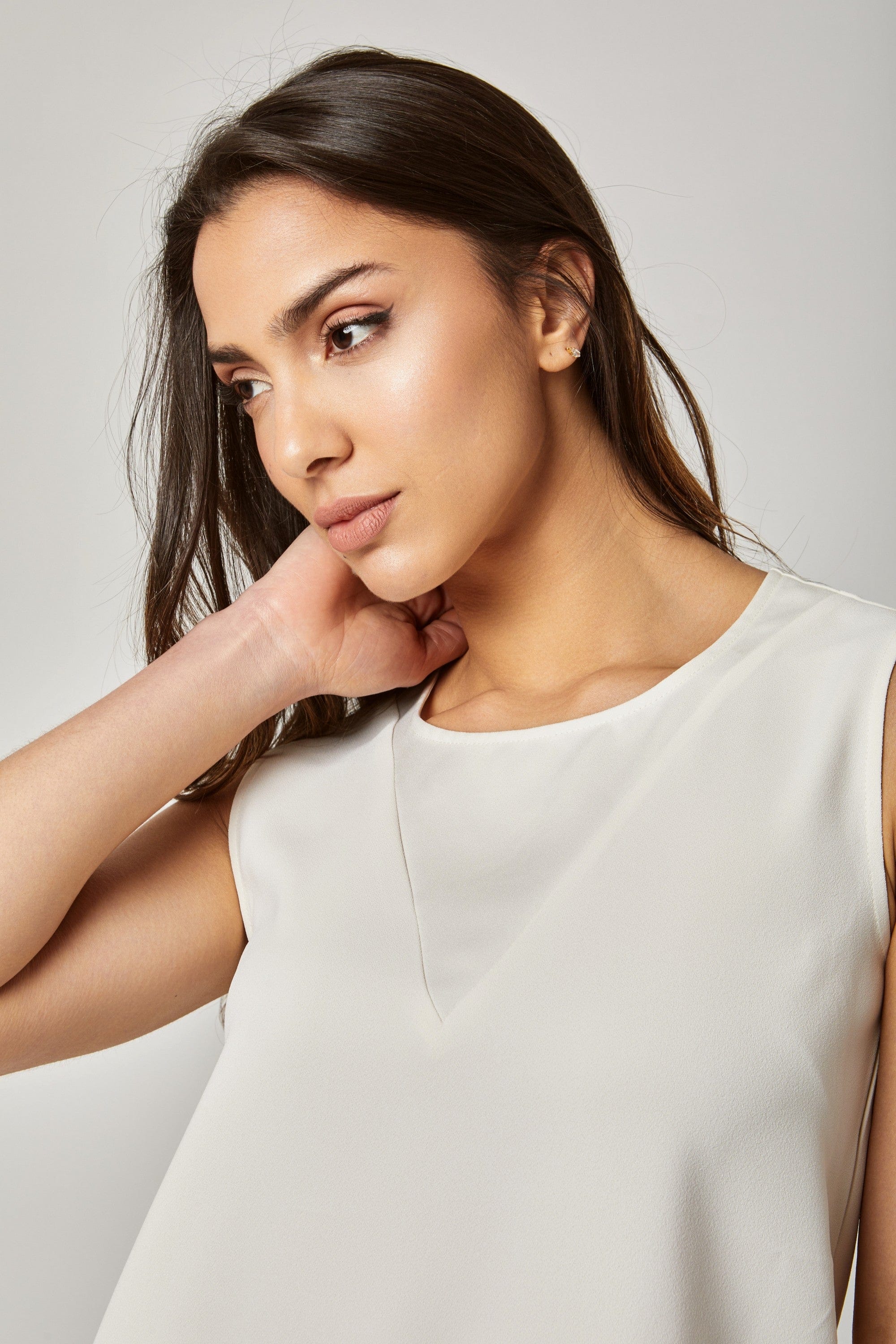 داليدرس بلوزة نسائية سادة بدون أكمام