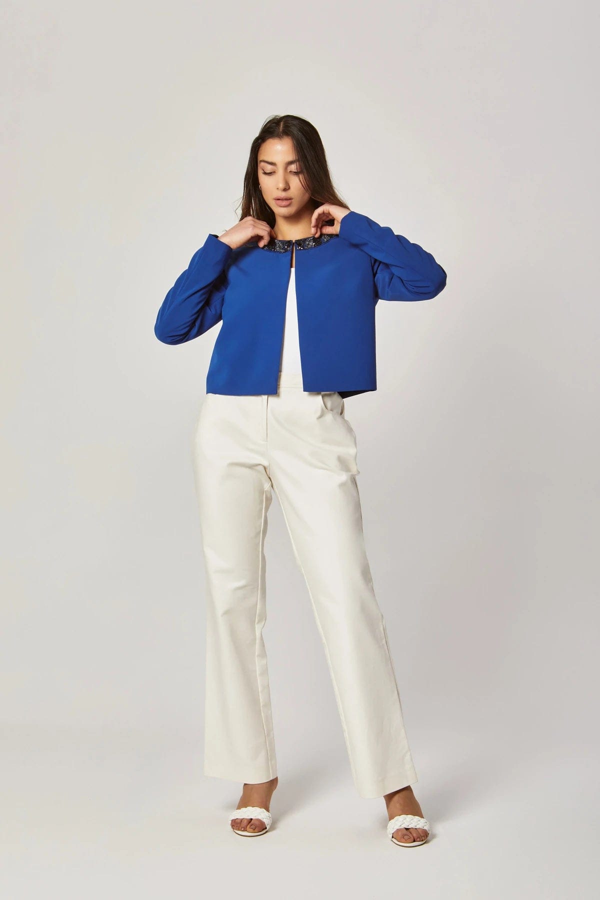 داليدرس جاكيت قصير سادة مزين بالستراس من أعلى نسائي أزرق