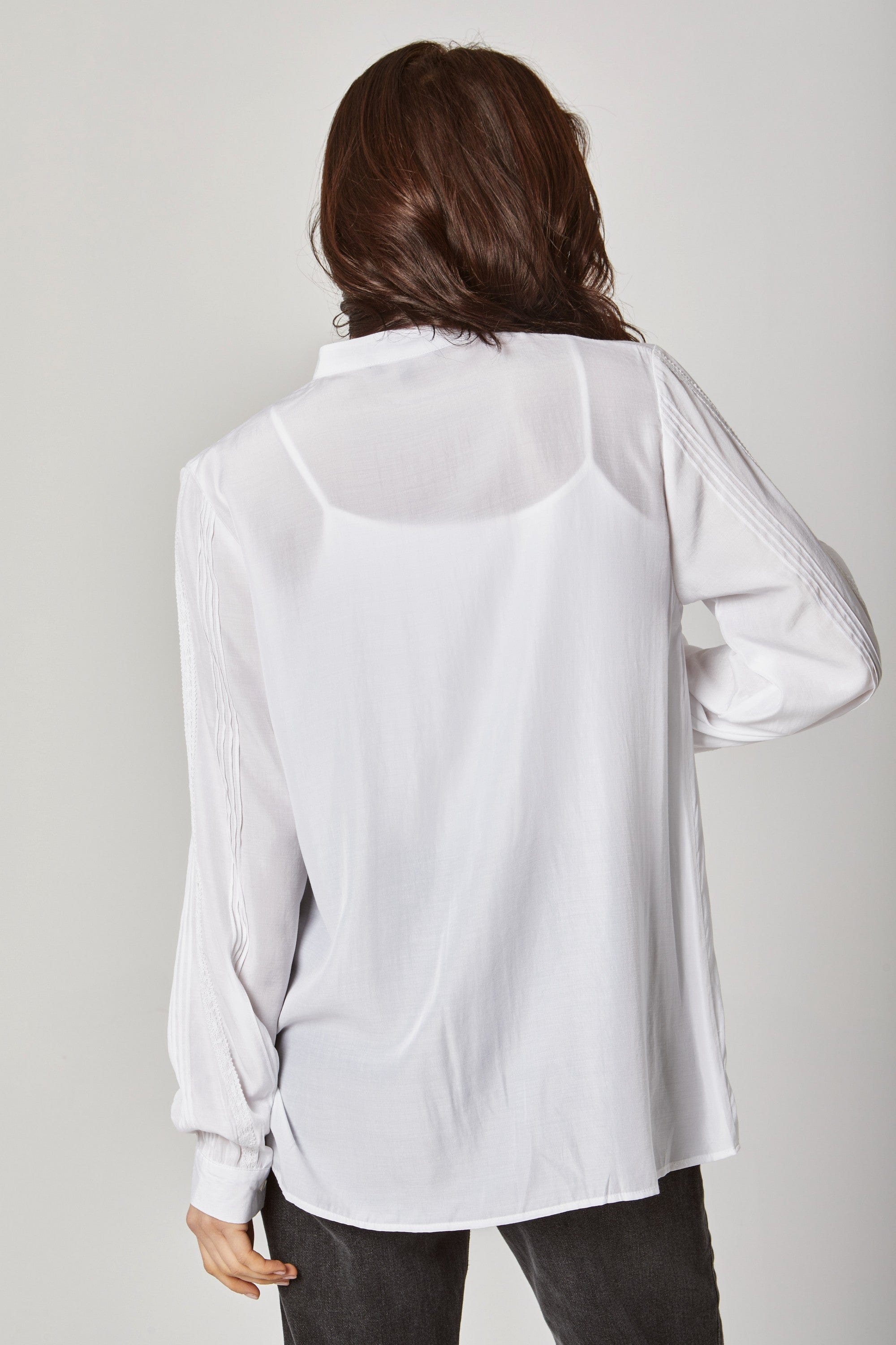 داليدرس بلوزة بكسرات دانتيل كم طويل نسائي أبيض