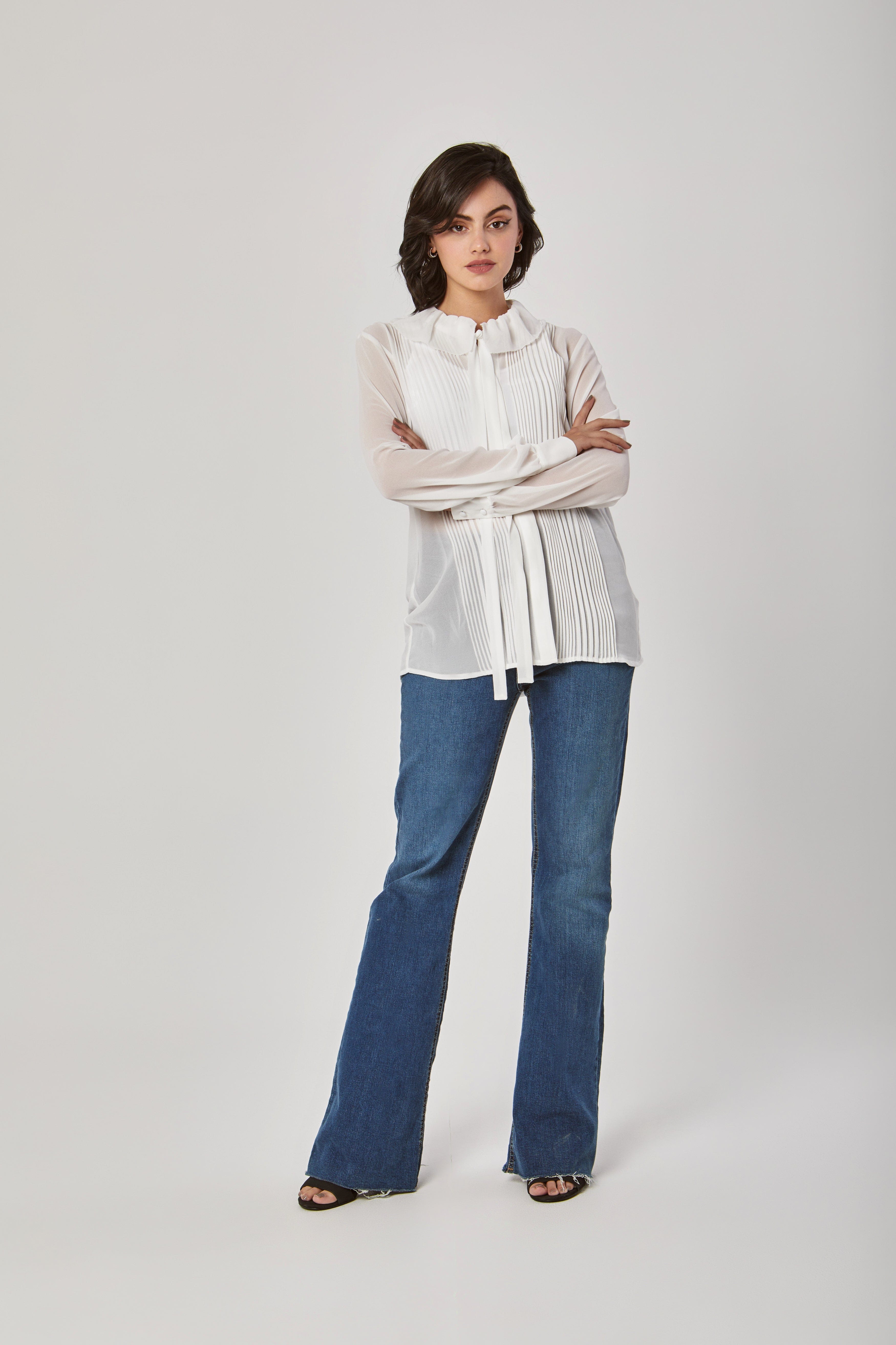 داليدرس بلوزة سادة بكسرات كم طويل بربطة عنق نسائي رملي