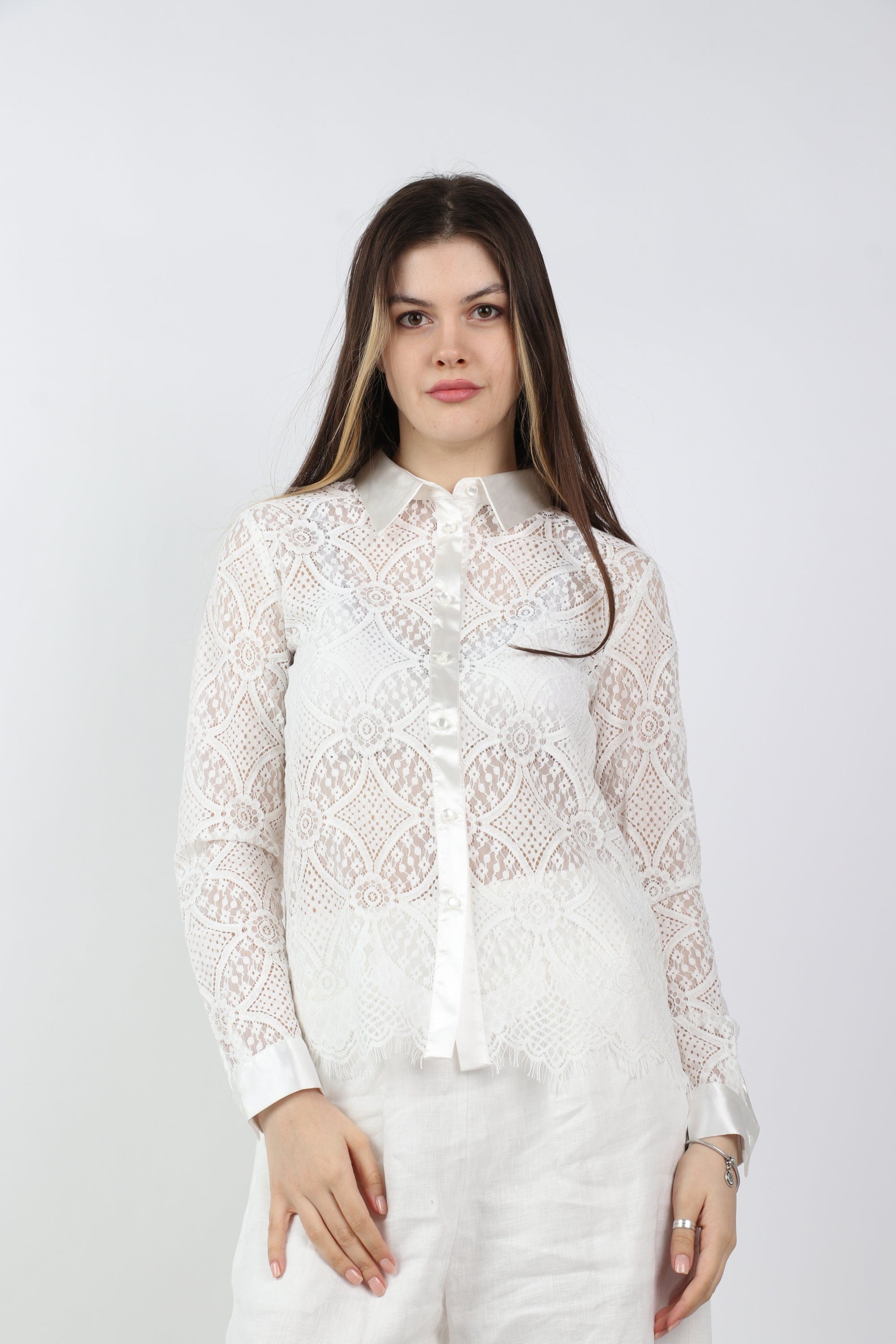 داليدرس بلوزة دانتيل بأزرار أمامية لامعة نسائي